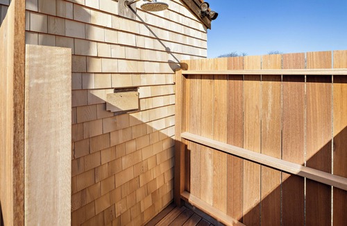 Chilmark House | Chilmark 1-bedroom Bunk house, WiFi, AC. Private Beach, Pets. No kitchen