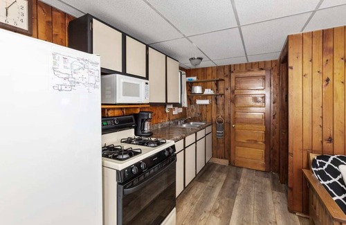 Chippewa Lake Cabin | Chippewa Bluffs Resort Combined 3BR 3BA Cabins