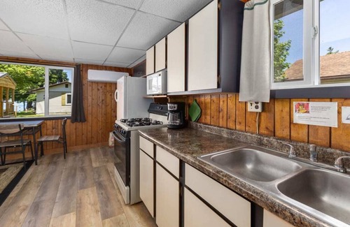 Chippewa Lake Cabin | Chippewa Bluffs Resort Combined 3BR 3BA Cabins