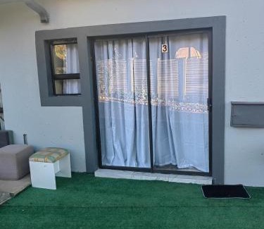 Rooihuiskraal Apartment | Choosers Express Boutique Hotel Room 3