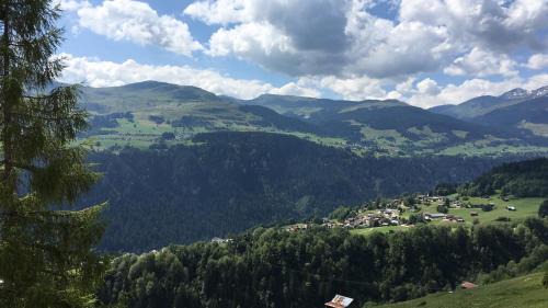 Andiast House | Christall