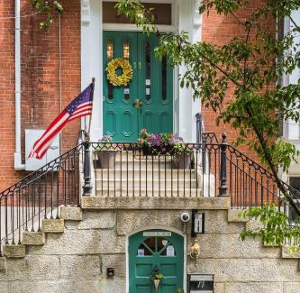 Smith Hill Bed & Breakfast | Christopher Dodge House