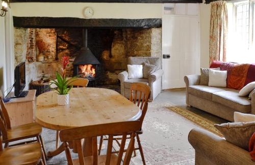 Pulham House | Churchill Cottage