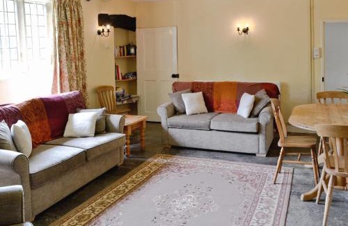 Pulham House | Churchill Cottage