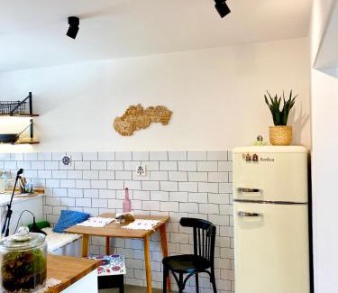 Prievidza Apartment | Chyža retro apartmán