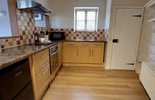 Hay-on-Wye Cottage | Cider Press - sleeps 2 guests in 1 bedroom