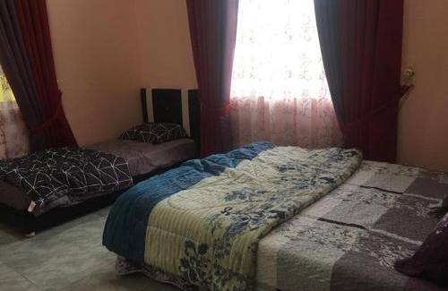 Kampung Gong Kempas House | Cikgu CTZ Homestay (C)