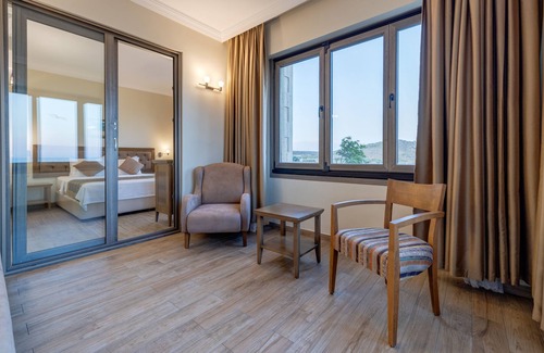 Gokceada Hotel | Cinarli Kasri Hotel