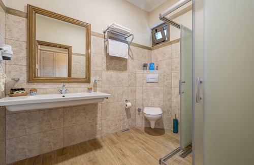 Gokceada Hotel | Cinarli Kasri Hotel