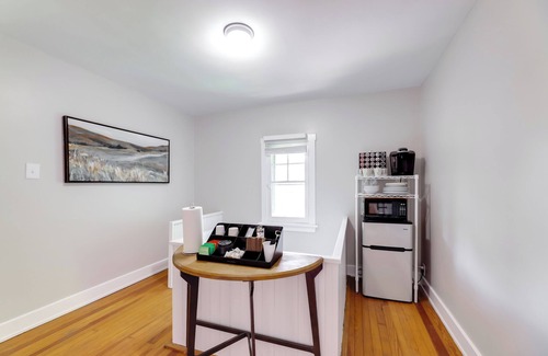 Hyde Park Apartment | Cincinnati Apartment: 1 Mi to Hyde Park Square!