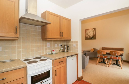 Hay-on-Wye Cottage | CINDER COTTAGE, romantic, character holiday cottage in Bromyard