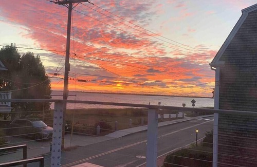 Newburyport House | Circa 1725 home w/Roof Deck and Water Views
