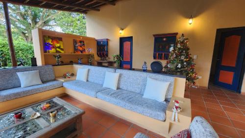 Utica House | CisneCisneros