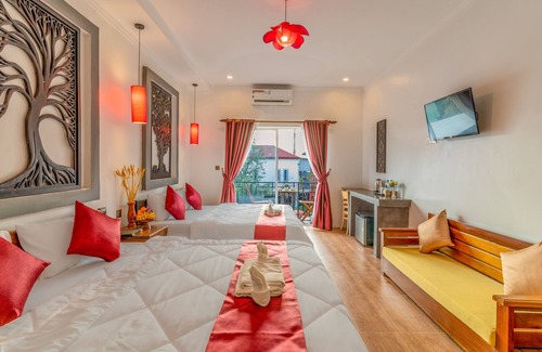 Siem Reap Bed & Breakfast | City Center, walking distance to dinning option