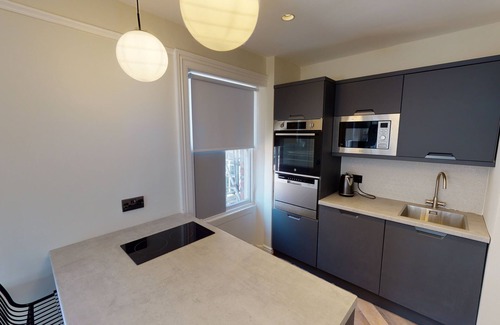 Hope Street Apartment | City Centre | Cathedral | SofaBed | Shared Laundry