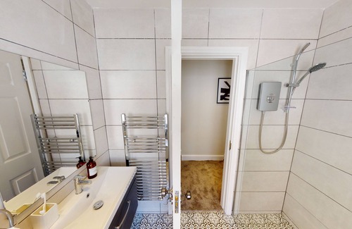 Hope Street Apartment | City Centre | Cathedral | SofaBed | Shared Laundry