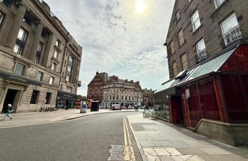 New Town Apartment | City Centre Luxury Studio for 2