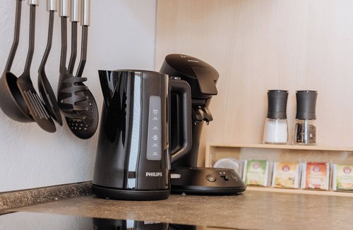 Frickenfelden Apartment | City Jewel/6 min to the lake/Bike storage/Central location/Green view