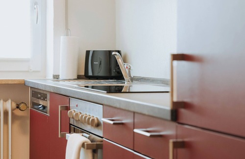 Frickenfelden Apartment | City Jewel/6 min to the lake/Bike storage/Central location/Green view