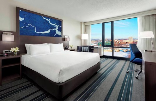 Cambridgeport Hotel | City View King Room at Courtyard Boston Cambridge - Minutes to Downtown Boston