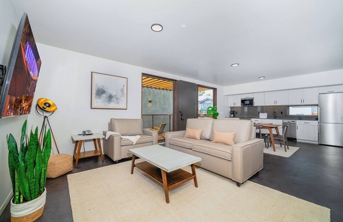 Middletown Apartment | City24 Hotel Little Italy Mission Hills