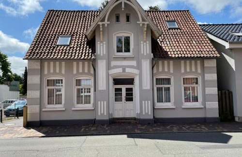 Neumuenster House | CityGlückNms - Direkt am Bahnhof und Einkaufszentrum