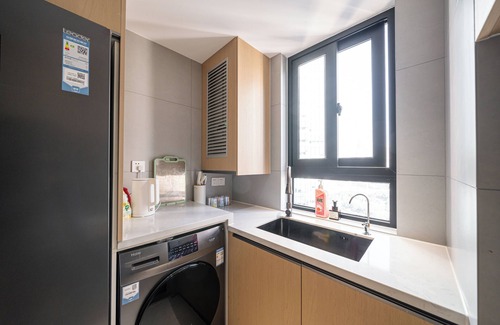 Downtown Shanghai Apartment | CityHome-Modern 3BRs 2Baths CAC&Fheating