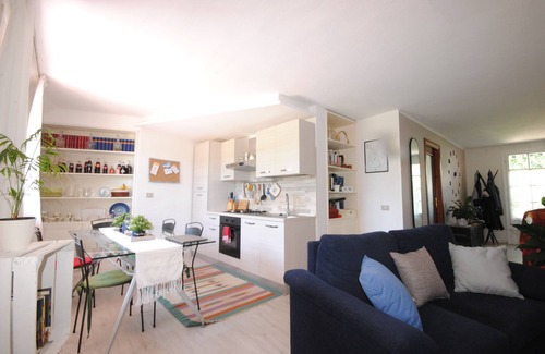 Poetto House | Civico 43: Beautiful apartment with garden facing the sea a stone's throw from the sea