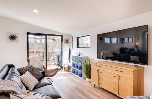 Bellaire House | Clam Lake Vacation Rental with Deck and Shared Dock!