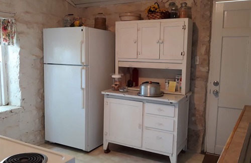 Dripping Springs Bed & Breakfast | Clara's house at Homestead B&B