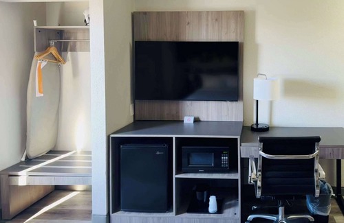 Albemarle Hotel | Clarion Pointe Albemarle