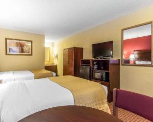 Statesville Hotel | Clarion Pointe Statesville