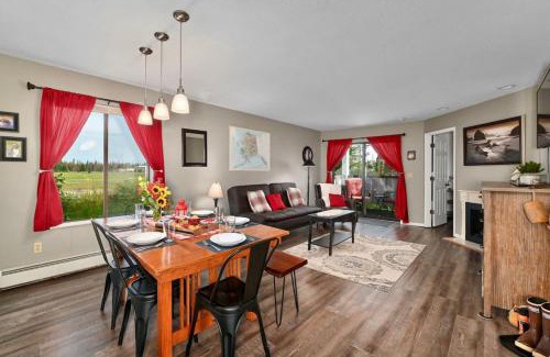 Kenai House | Classic AK Townhome 2BR 2BA