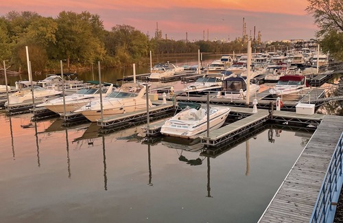 Inver Grove Heights Boat Rental | Classic boat