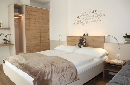 Feldbach Bed & Breakfast | Classic double room, shower, WC - Pension Raabtal