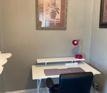 Schenectady Apartment | Classic King Suite Apartment