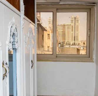 Zamalek Apartment | Classic Nile View Apartment with Smart TV in Zamalek