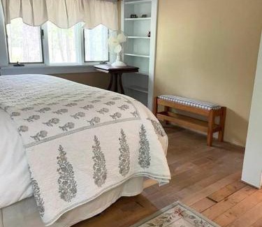 Peru House | Classic VT Aframe - Minutes to Mountains