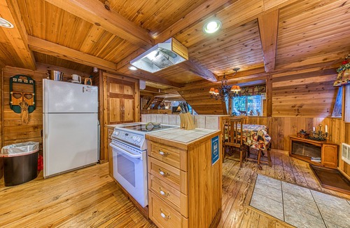 Rhododendron Cabin | Classic waterfront A-frame w/a full kitchen & large deck - close to skiing