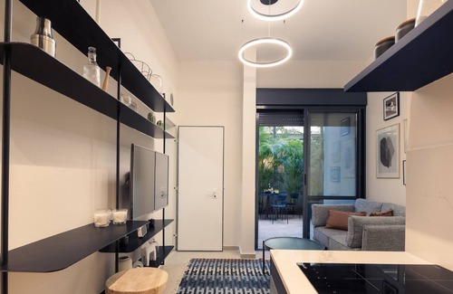 Florentin Apartment | Classy 1 BR Apt w Private Balcony in City Center by Sea N' Rent