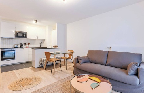 Les Puces de Saint-Ouen Apartment | Classy appartement - Flea Market