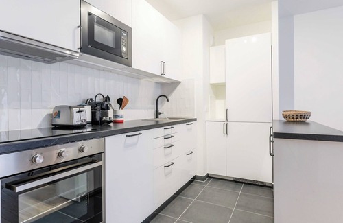 Les Puces de Saint-Ouen Apartment | Classy appartement - Flea Market