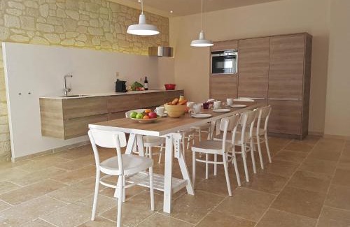 Villeseque-des-Corbieres Apartment | Classy Apartment in Villesèque-des-Corbières with Swimming Pool