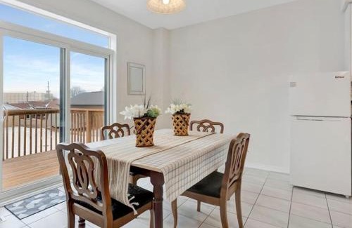 Hagersville House | Classy Home Near Beach & Airport