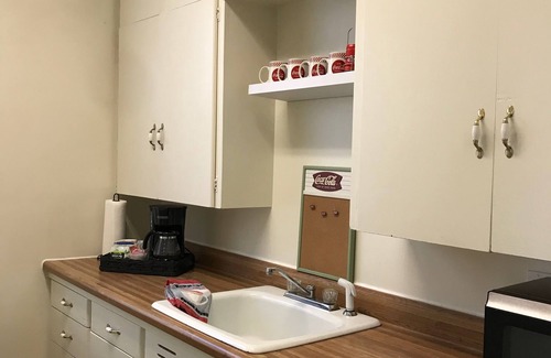 Boone Apartment | Classy Retro Suite "Preferred Partner of Rail Explorers" Pets OK