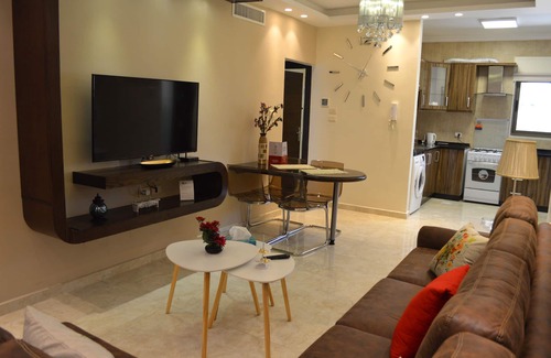 Ash Shumaysani Apartment | Classy two bedroom apartment, J07