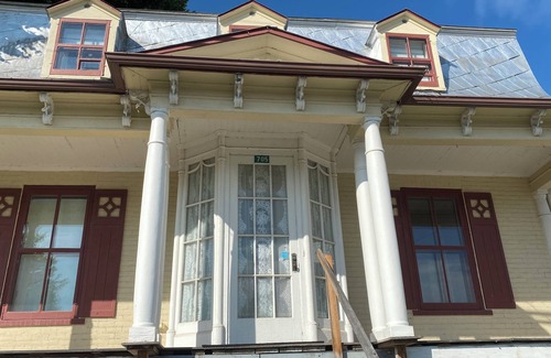 Saint-Joseph-de-Beauce Apartment | Clean Comfortable Close to services