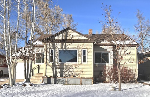 Windsor House | Clean Cozy Old Town Bungalow