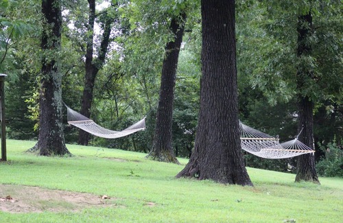 Gamaliel Cabin | Clean, family/pet friendly AR Ozark Mountain/Norfork Lake Front Cabin