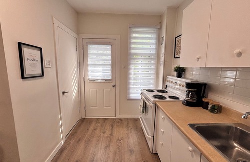 De Lorimier Condo | Clean, modern, newly renovated 2 BD condo in the heart of Plateau Mont-Royal